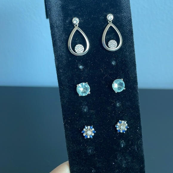 Bundle of three pairs of silver earrings - Picture 2 of 5